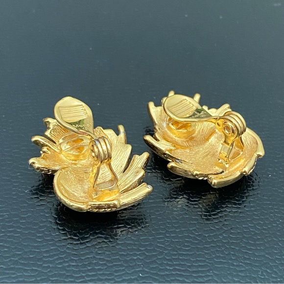 Vintage MONET Signed Gold-tone Wheat Spray Rope Feather Clip On Earrings - Picture 13 of 15